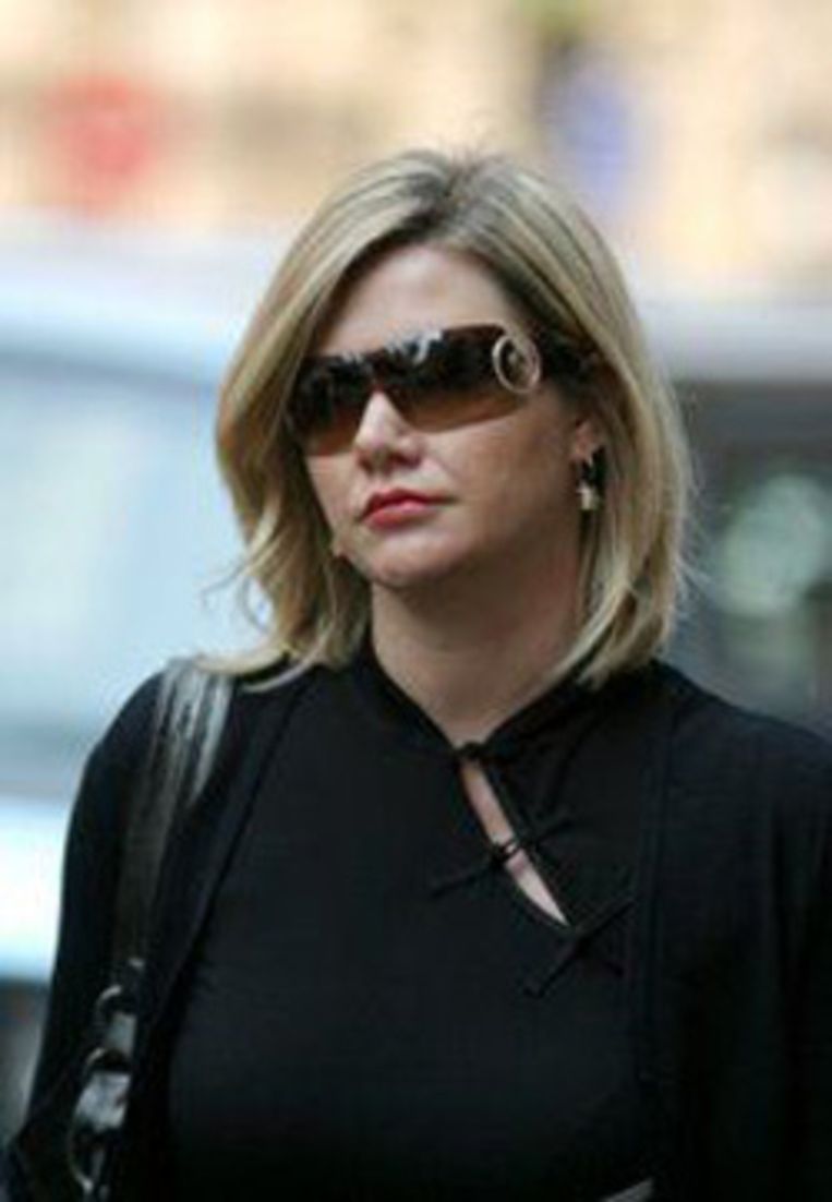 'Advocate Barbie' misbruikte weeskinderen in ZuidAfrika Buitenland