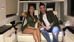 Van een oppas van 17 euro per uur naar een ‘alimentatie’ van 100.000 euro: de WAG van Ronaldo