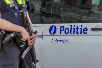 Antwerpse Agenten stelen identiteit burgers voor gokspelen
