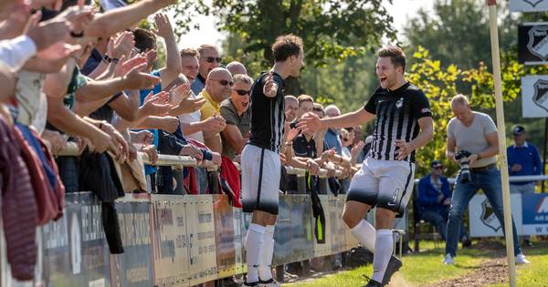 Voetballers Silvolde moeten nog lang op licht wachten