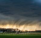 Hevig onweer trekt over West-Vlaanderen: veel regen, rukwinden en hagel