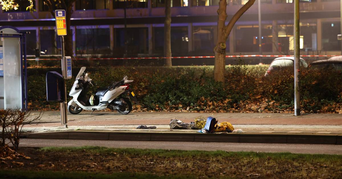 Aan de Schuurmanstraat in Zwolle is n vrouw gewond geraakt.