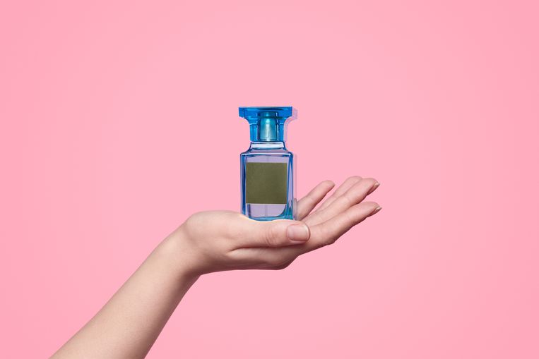 Een nieuwe geur kiezen zonder in de winkel te Parfumexperte Sofie Albrecht legt uit hoe je dat doet | Sofie Albrecht