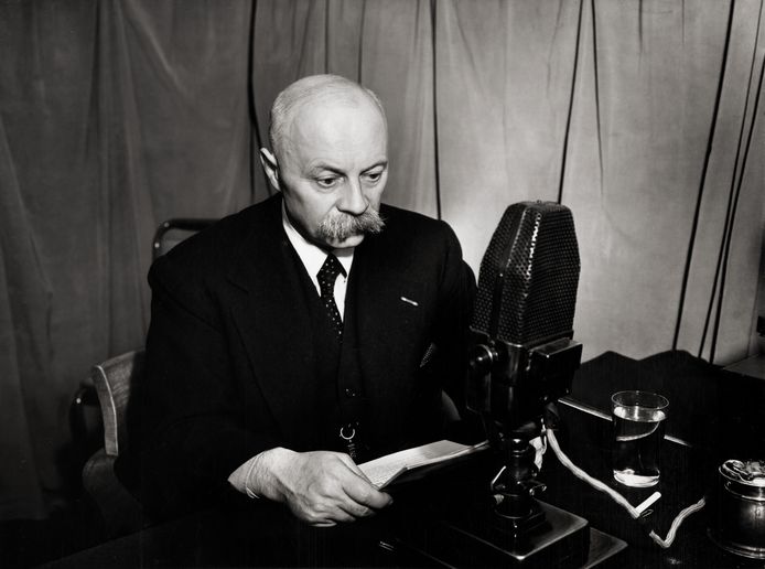 Minister-president Pieter S. Gerbrandy (1885-1961) in een radio-toespraak vanuit Londen op 23 september 1941.