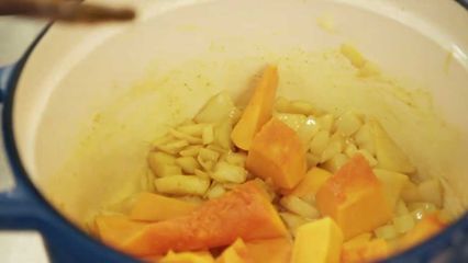 96. Pompoensoep met extra pompoenfrietjes