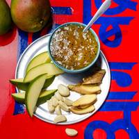 Hemels met geroosterd vlees of op toast met kaas: zelfgemaakte mangochutney