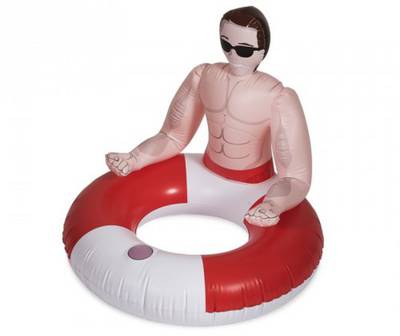 Met deze trendy opblaasdrijvers wil je deze zomer worden gezien