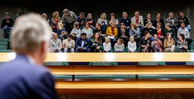 Slob wil bemiddelaar voor vastgelopen onderwijs-cao