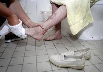 Verzorgster jaar de cel in voor volledig kaalplukken bejaarde vrouw