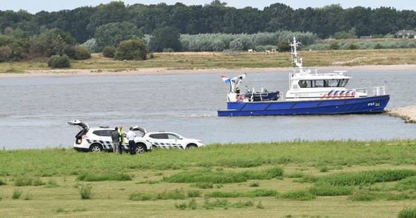 Dode man die uit Waal werd gehaald blijkt vermiste matroos te zijn - AD.nl