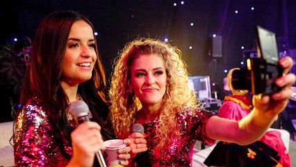 27. Met glitters onder het podium