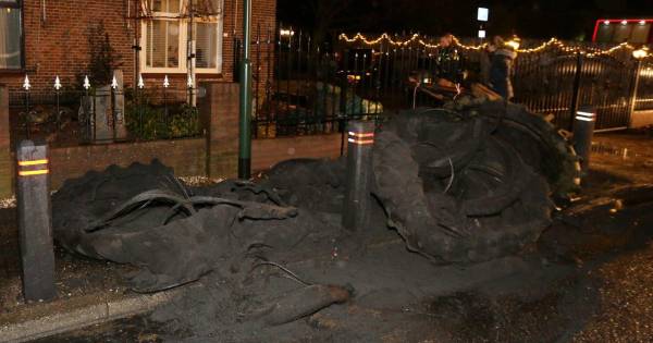 Schrik zit er na brand goed in bij omwonenden Waardenburg: 'Dit is geen geintje meer' - BD.nl