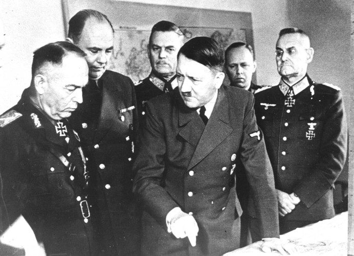 Le 16 décembre 1944, Adolf Hitler lançait sur les Ardennes belges sa dernière offensive militaire. Une défaite qui sonnera le glas du IIIe Reich.