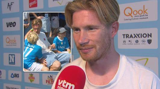 KIJK. “Ik leef er vrij relaxed naartoe”: Kevin De Bruyne, geflankeerd door zoontjes Mason Milian en Rome op eigen KDB Cup, blikt vooruit op het WK