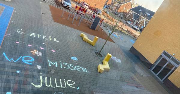 Al Zijn De Scholen Dicht De 1 April Grappen Gaan Gewoon Door Binnenland Ad Nl