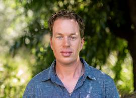 Julius verklapt of hij al kriebels voelt voor een van zijn logees
