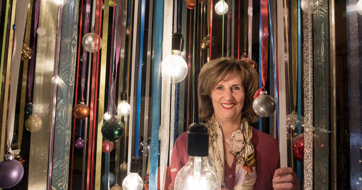 Anita's kerstshow in Ottersum, om mensen blij mee te maken - De Gelderlander