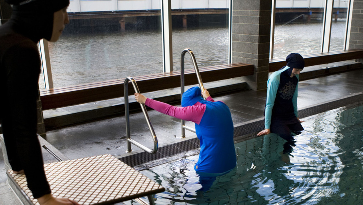 Vrouw In Boerkini Uit Thermaalbad Gezet Het Parool