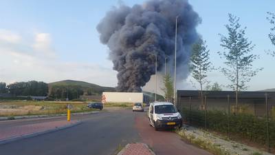 Uitslaande brand in Barneveld, pand stort in