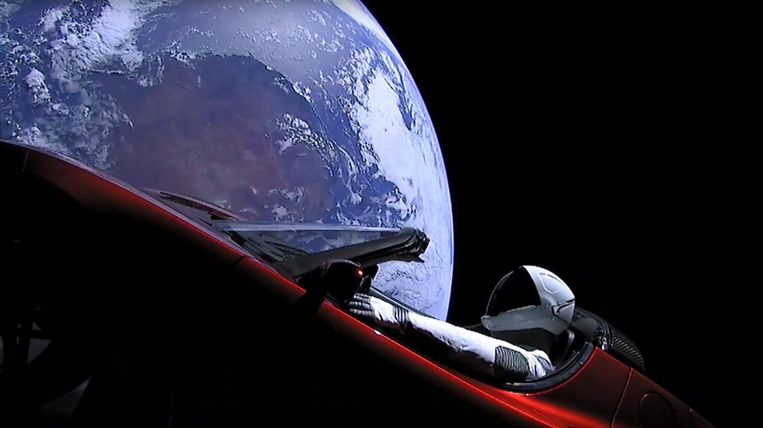 Starman aan boord van de Tesla van Elon Musk.