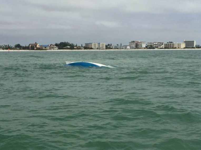 De boot is gezonken voor John's Pass