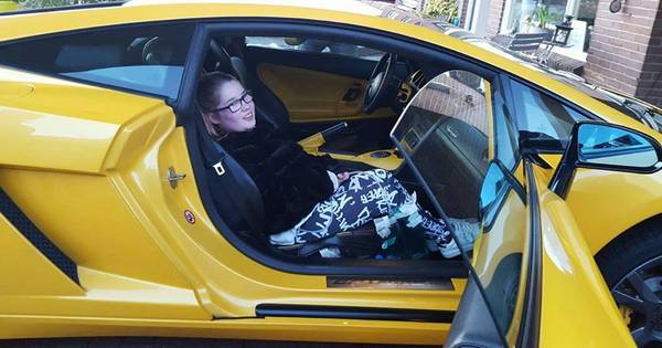 Priscilla op stap met stoere Lamborghini | Dalfsen - De Stentor