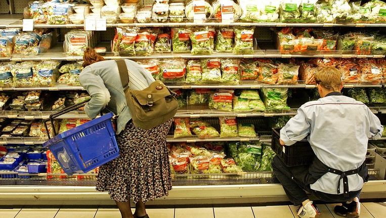 Laat supermarkten het goede voorbeeld geven | TROUW