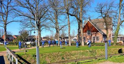 Les Miezerables uit Weerselo presenteert het ‘Anderhalve meter-concert’: een muzikale aubade voor be