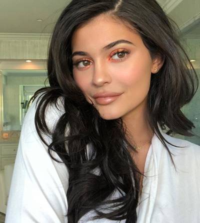 Kylie Jenner onder vuur wegens oorknopjes bij haar baby Stormi