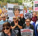 ‘Slechts’ duizenden betogers op straat tegen ‘coup’ van Boris Johnson