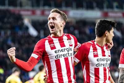Luuk de Jong op weg naar op 100ste PSV-goal, Advocaat-effect in Utrecht