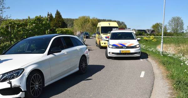 Motorrijdster gewond na botsing met auto in Zuilichem - BD.nl