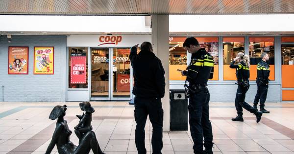 Politie: vrouwelijke dader betrokken bij overval op Nijmeegse supermarkt.