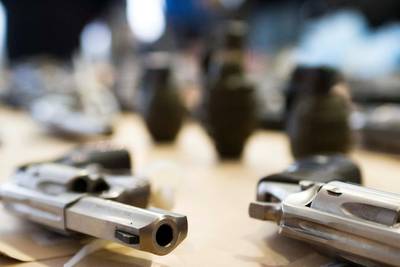 8 maanden cel geëist voor meenemen wapen naar school