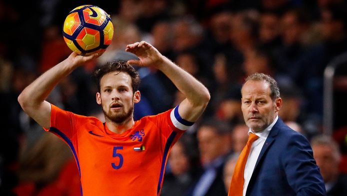 De Appel Valt Niet Ver Van De Boom Daley Blind Evenaart Vader Bij Oranje Buitenlands Voetbal Hln Be