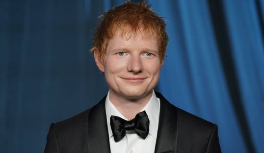 Emotionele Sheeran spreekt zich uit over Gaza tijdens concert: ‘Wat daar gebeurt, is catastrofaal, onverdedigbaar’