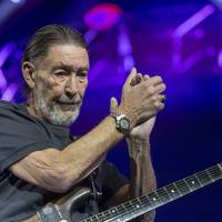 Blueslegende Chris Rea (74) overleden: van Formule 1-mecanicien tot maker van ‘The Road To Hell’