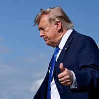 Nieuwe aanval op Iran voorlopig afgeblazen in afwachting van akkoord, zegt Trump