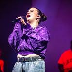 Lola Young was een hoogtepunt van Lowlands 2025, Fontaines D.C. oogde wat vermoeid