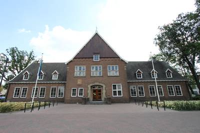 Gemeentehuis Weerselo krijgt grand café en kleinschalige detailhandel