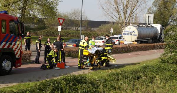 Fietser aangereden en gewond achtergelaten in Waalwijk.