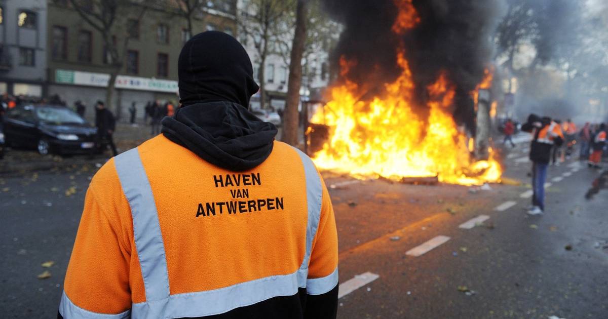 Komen hooligans uit Feyenoord meeknokken met dokwerkers ...