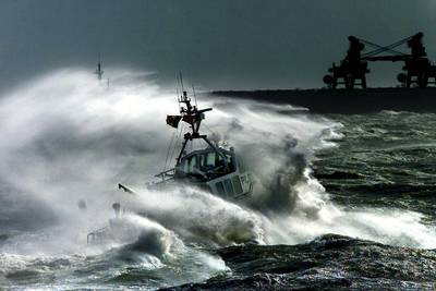 Marco (32) doodsbang met jonge kinderen op stuurloos schip Venetië