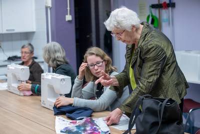 Naailessen al 20 jaar populair: ‘Als de kinderen groter worden stoppen ze ermee’