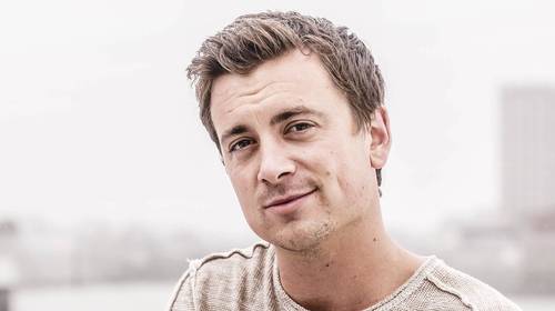 Niels Destadsbader heeft een vriendin: Het klopt, ik ben 'van 't stroate'