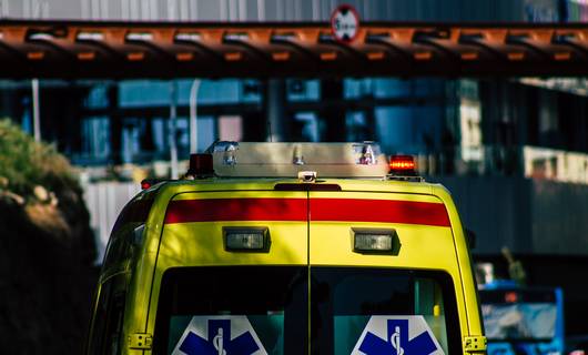 Daarom worden patiënten achterstevoren vervoerd in een ambulance