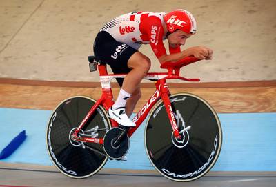Campenaerts verplettert werelduurrecord van Wiggins