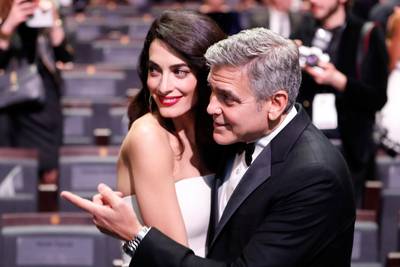 George Clooney-tweeling voor de eerste keer in vliegtuig