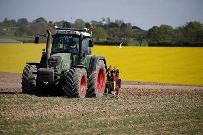Drama op boerderij: vader overrijdt eigen dochtertje (1) met tractor