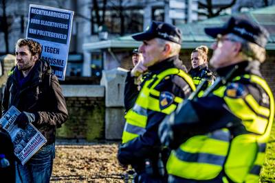 Protest tegen politiegeweld Mitch Henriquez rustig verlopen